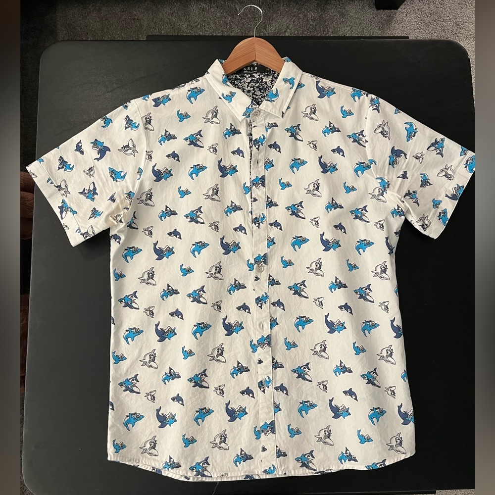 SSLR Men’s L slim fit button up short sleeve. Lightly used. Good condition.